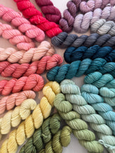 Load image into Gallery viewer, Frosted Floral Tonal Set { In Stock } Sale