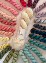 Load image into Gallery viewer, Frosted Floral Tonal Set { In Stock } Sale