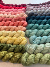 Load image into Gallery viewer, Frosted Floral Tonal Set { In Stock } Sale