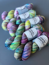 Load image into Gallery viewer, Friends Don&#39;t Lie - Stranger Things { In Stock }